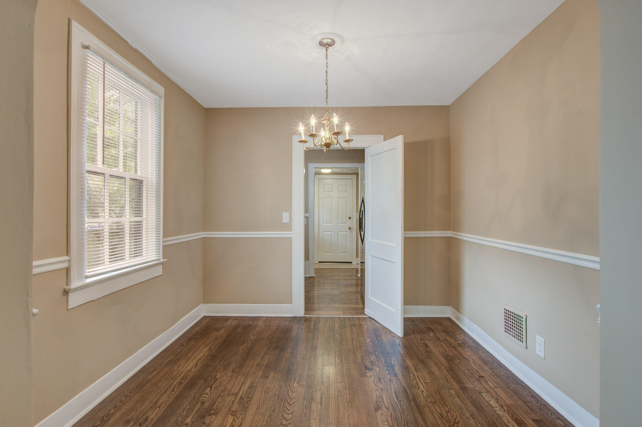 15 Addlestone Avenue Charleston, SC 29403 - Photo 11 of 18 15Addlestone-CalSiglerPhotography (8)