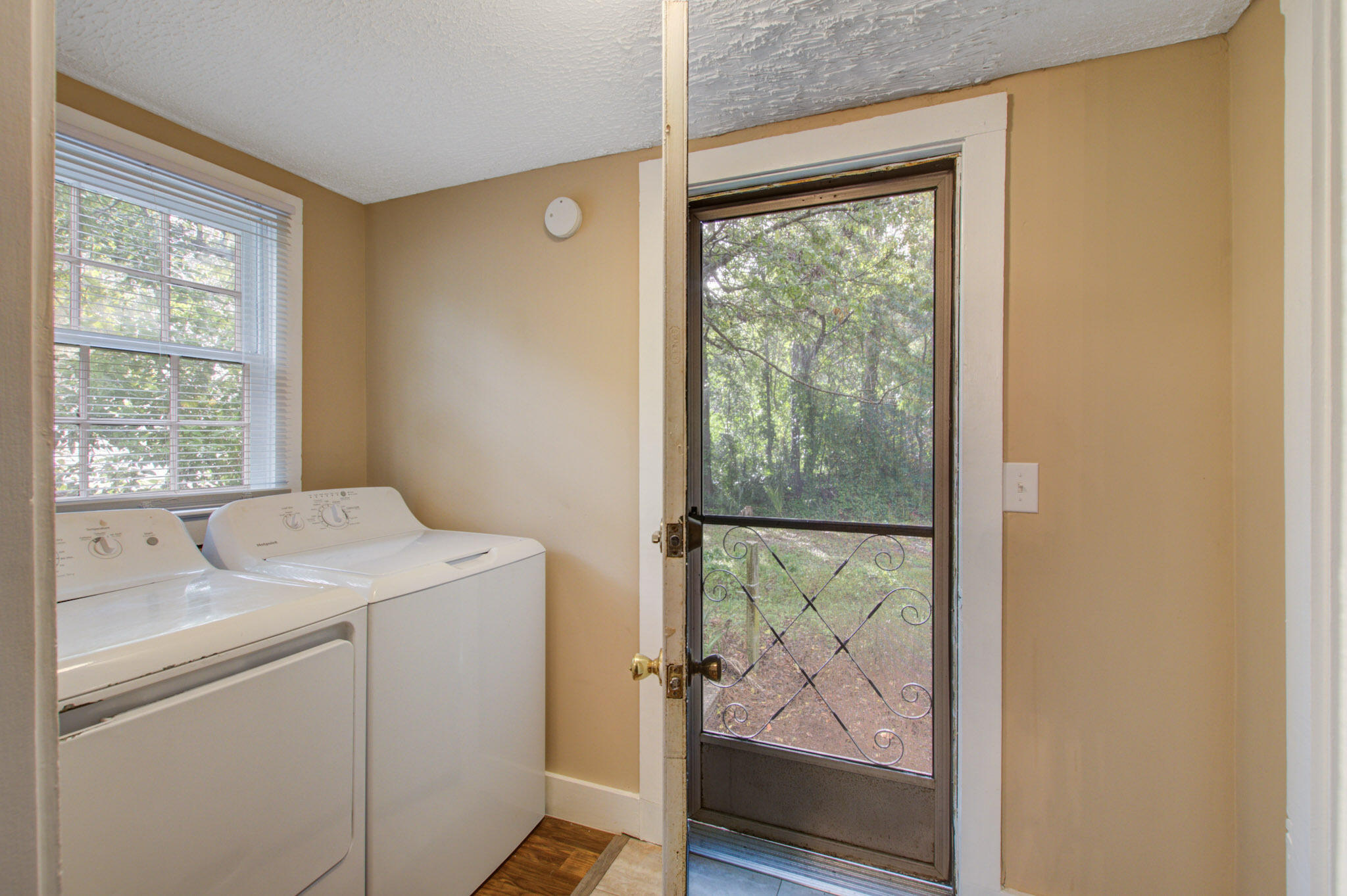 15 Addlestone Avenue Charleston, SC 29403 - Photo 15 of 18 15Addlestone-CalSiglerPhotography (12)