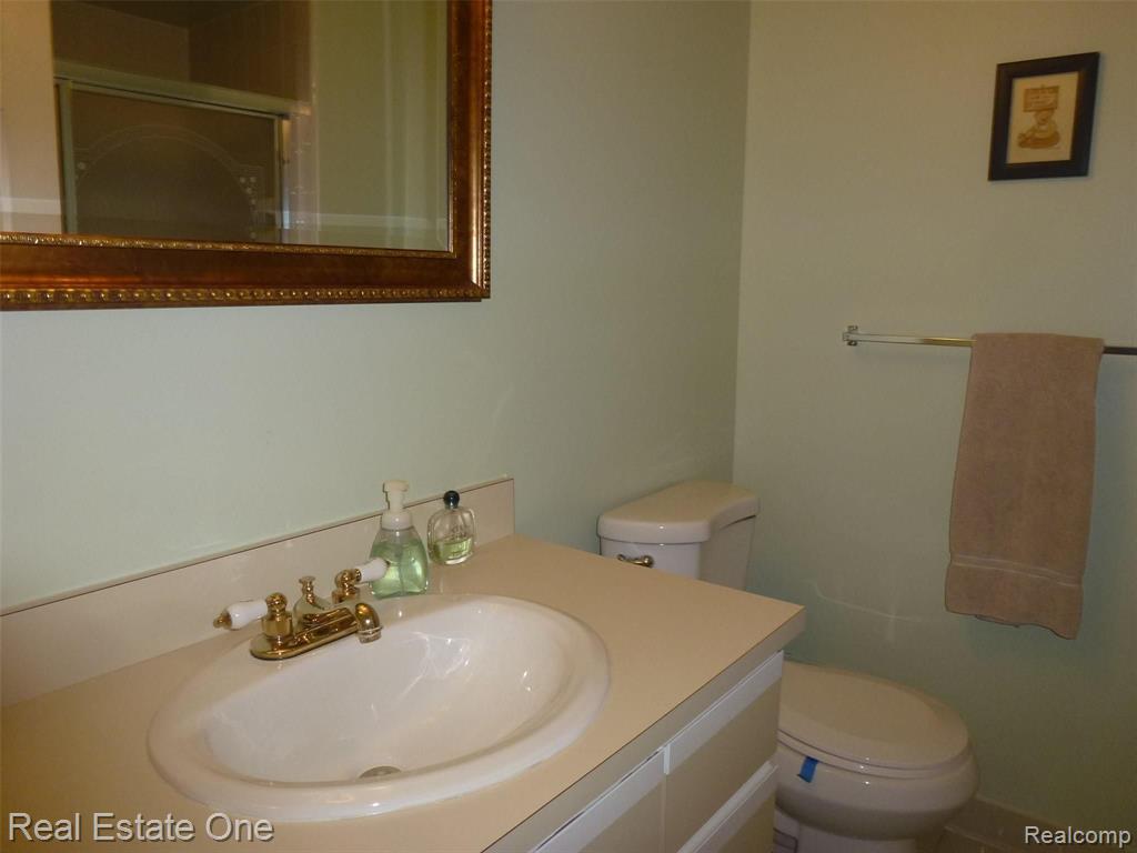570 Tennyson, Unit 78 Rochester Hills, MI 48307 - Photo 32 of 35
