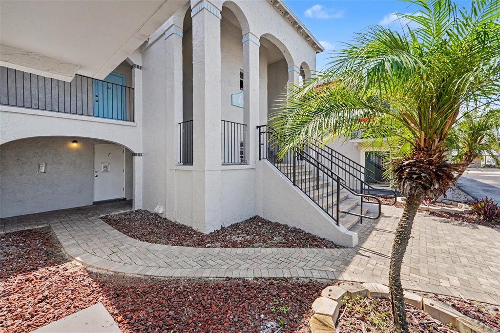 8151 Blind Pass Road, Unit 3 St. Petersburg, FL 33706 - Photo 4 of 30