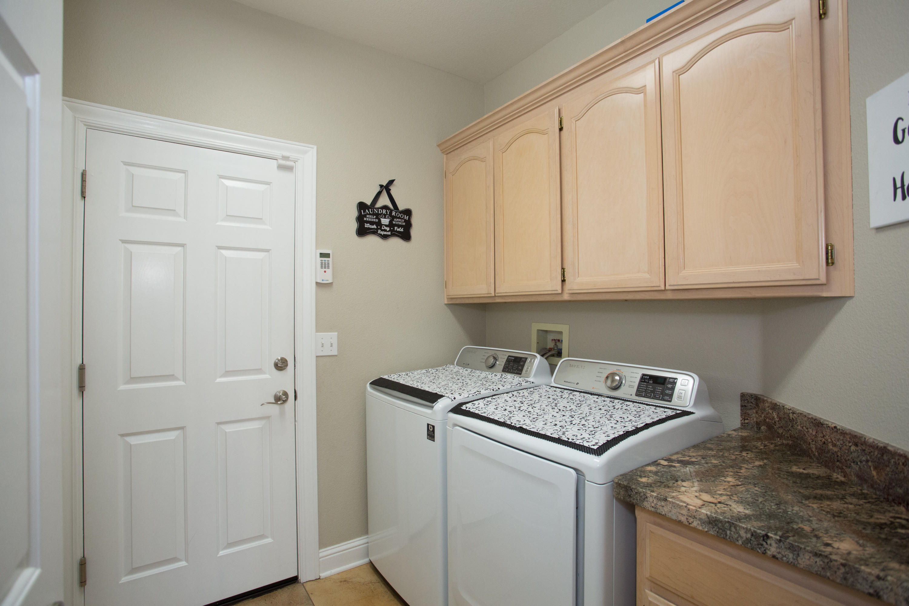 4250 Rutgers Place Redding, CA 96001 - Photo 26 of 57 Rutgers - Laundry Room - leads to Garage