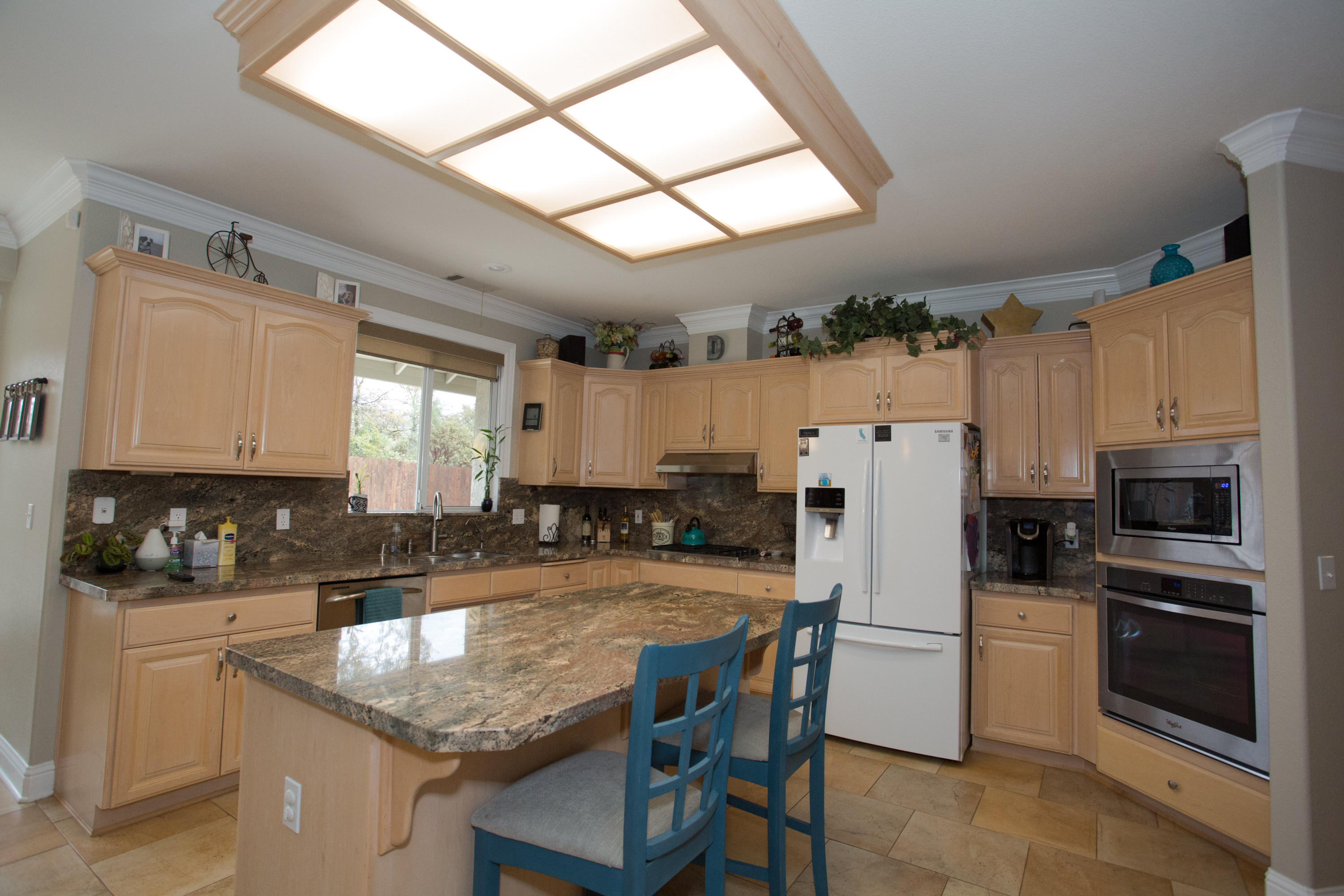 4250 Rutgers Place Redding, CA 96001 - Photo 3 of 57 Rutgers - Kitchen looking toward windows