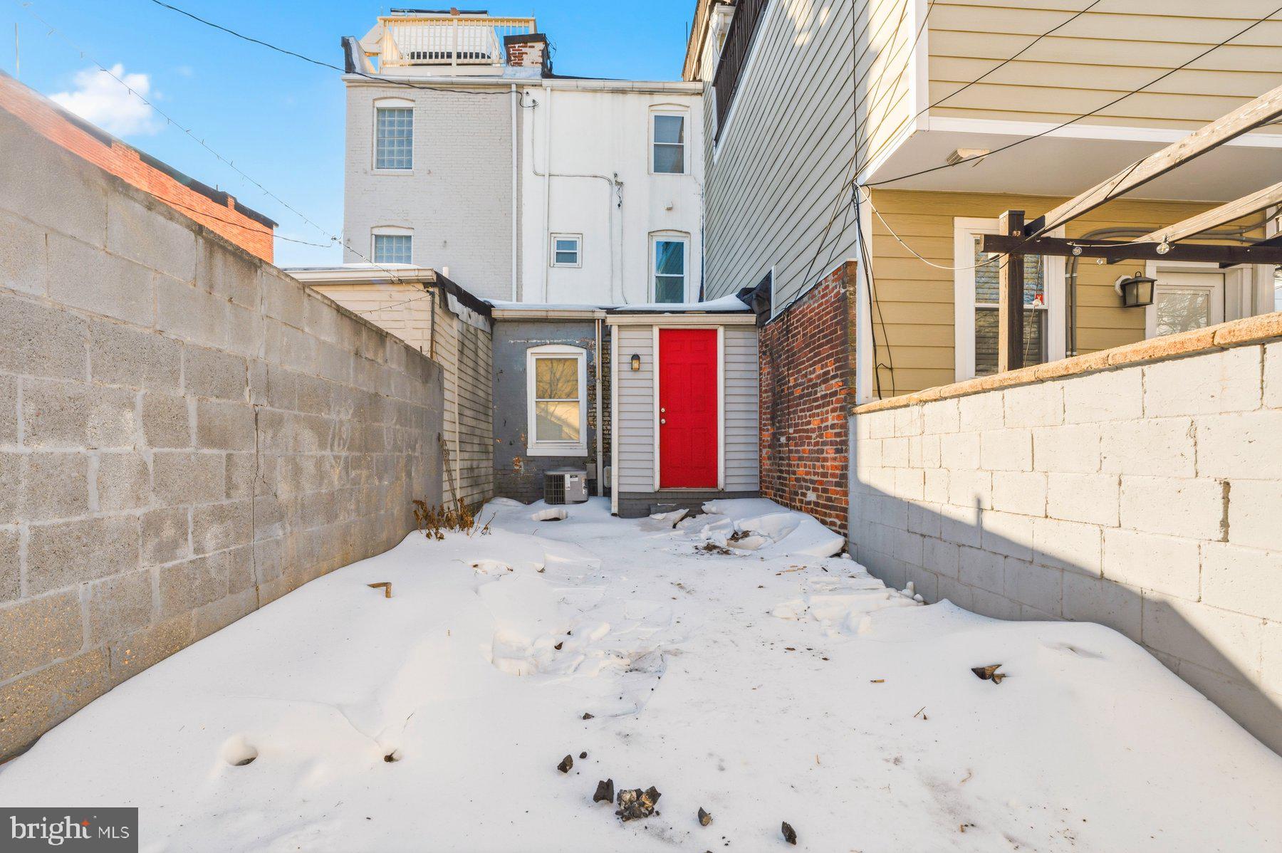 12 West Randall Street Baltimore, MD 21230 - Photo 6 of 28 a view of a very nice looking building