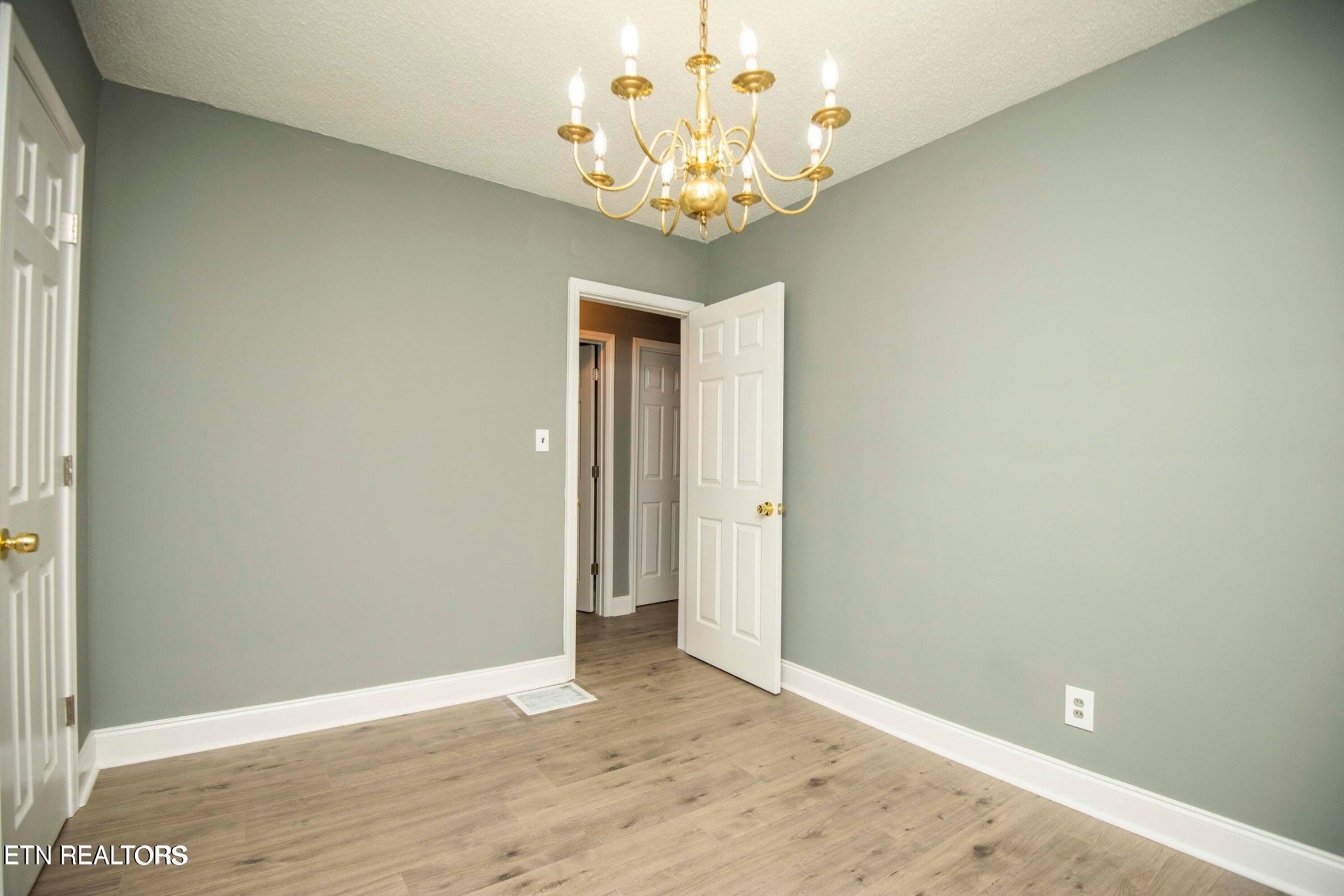 220 Meadow View Road Knoxville, TN 37914 - Photo 11 of 22 Gallery Image 11