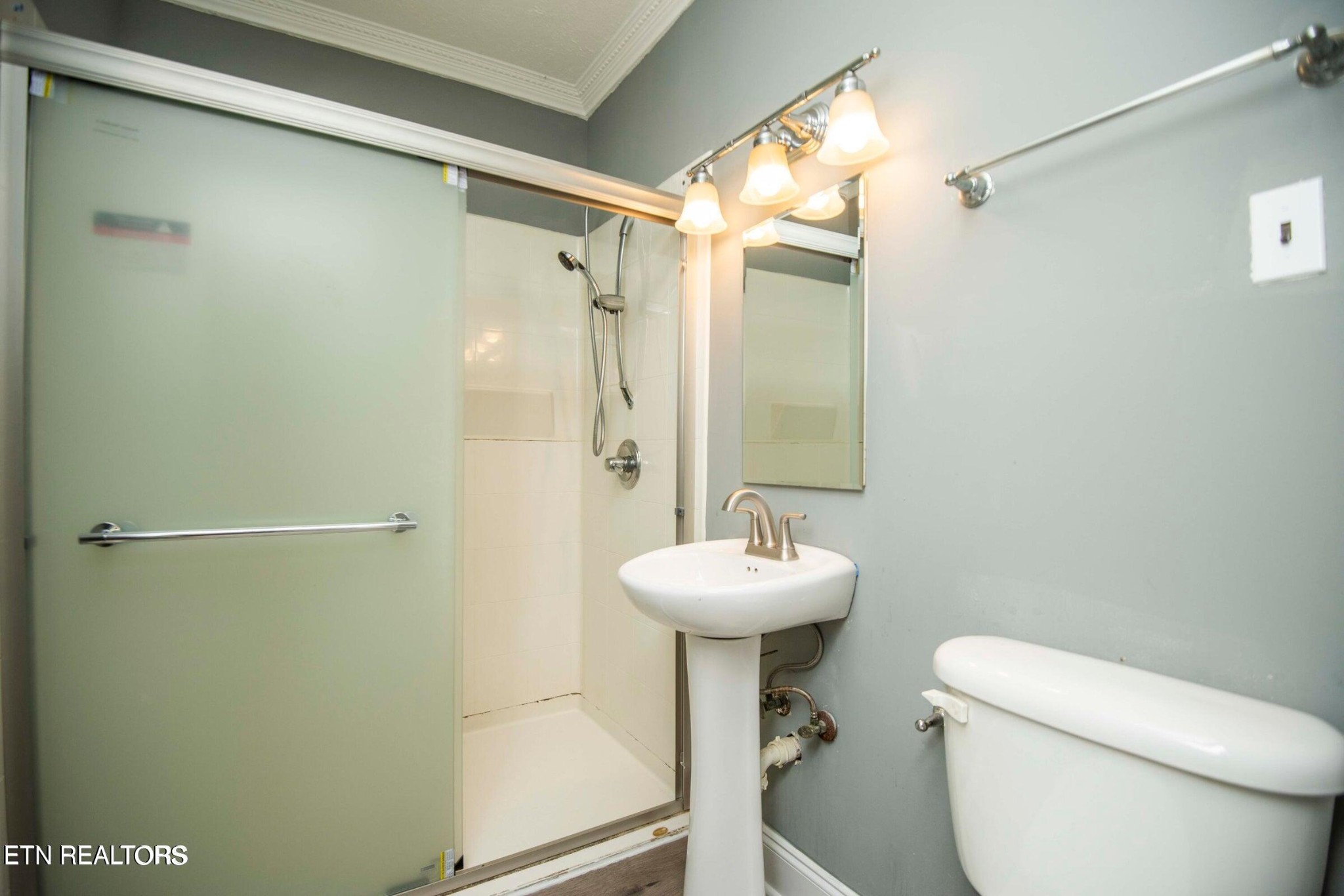220 Meadow View Road Knoxville, TN 37914 - Photo 17 of 22 Gallery Image 17