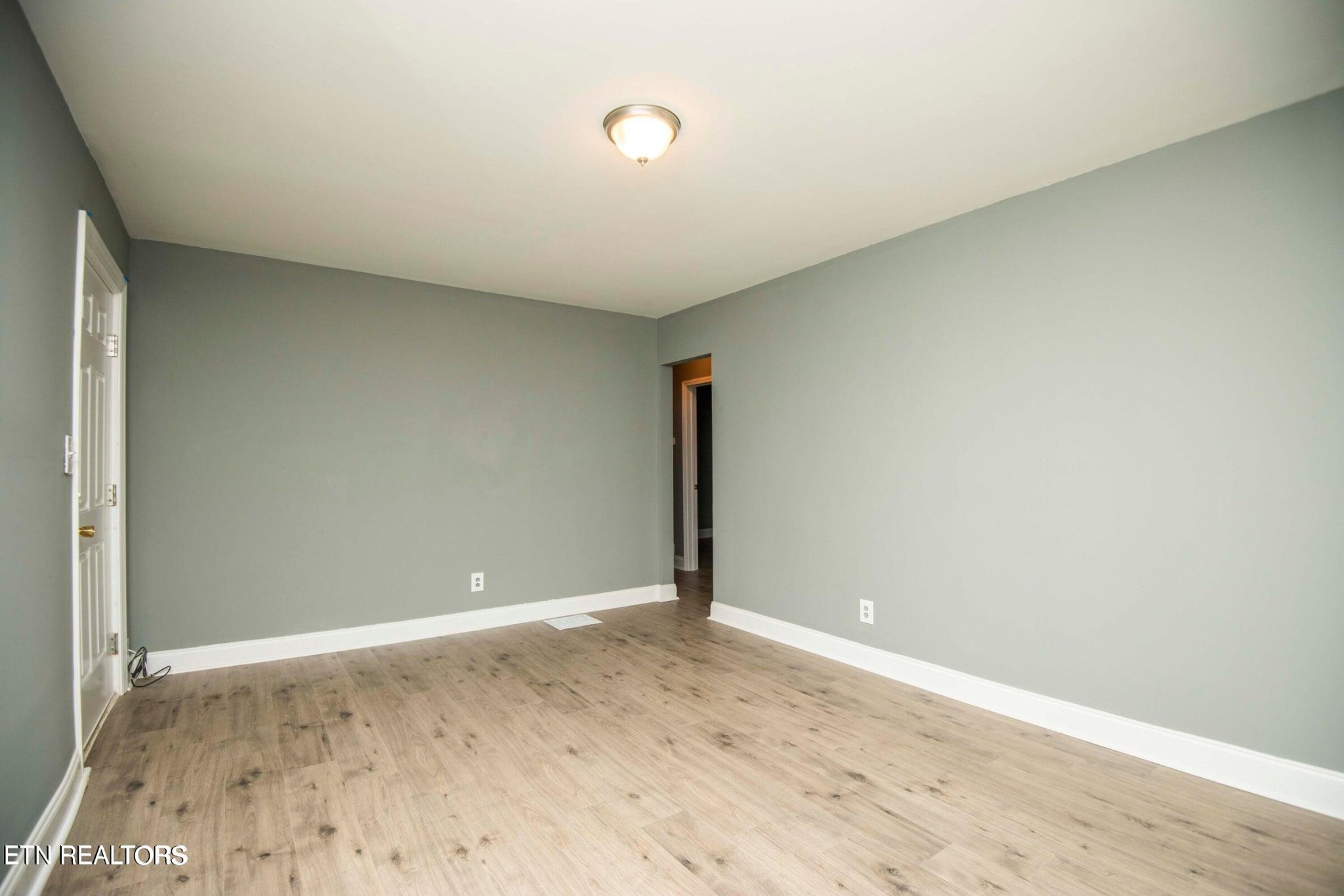220 Meadow View Road Knoxville, TN 37914 - Photo 4 of 22 Gallery Image 4