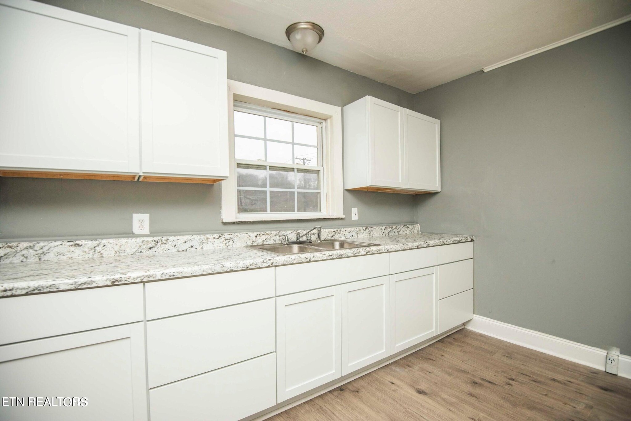 220 Meadow View Road Knoxville, TN 37914 - Photo 5 of 22 Gallery Image 5