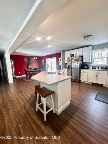 a view of yard with tree