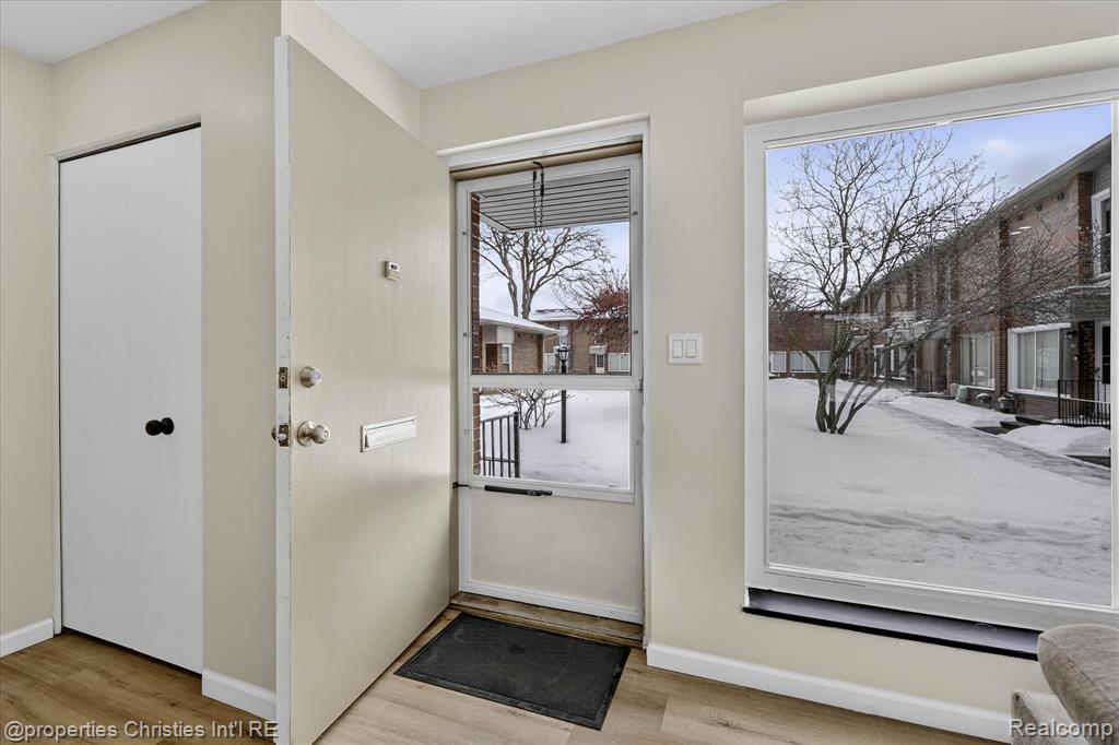 32651 Five Mile Road, Unit 15 Livonia, MI 48154 - Photo 5 of 44