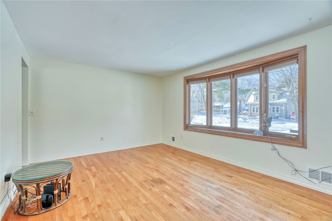 85 Windsor Road Greece, NY 14612 - Photo 11 of 32