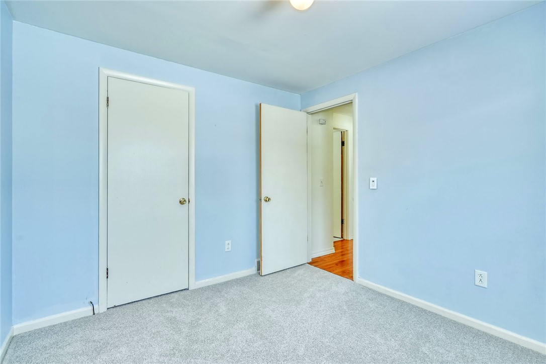 85 Windsor Road Greece, NY 14612 - Photo 17 of 32