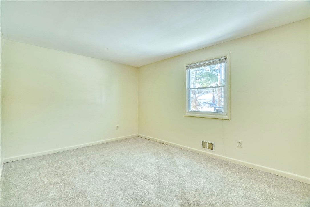 85 Windsor Road Greece, NY 14612 - Photo 18 of 32