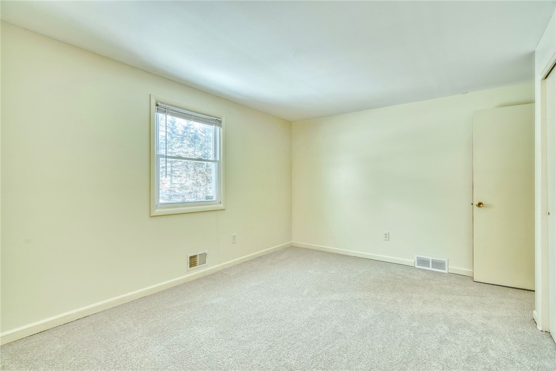 85 Windsor Road Greece, NY 14612 - Photo 19 of 32