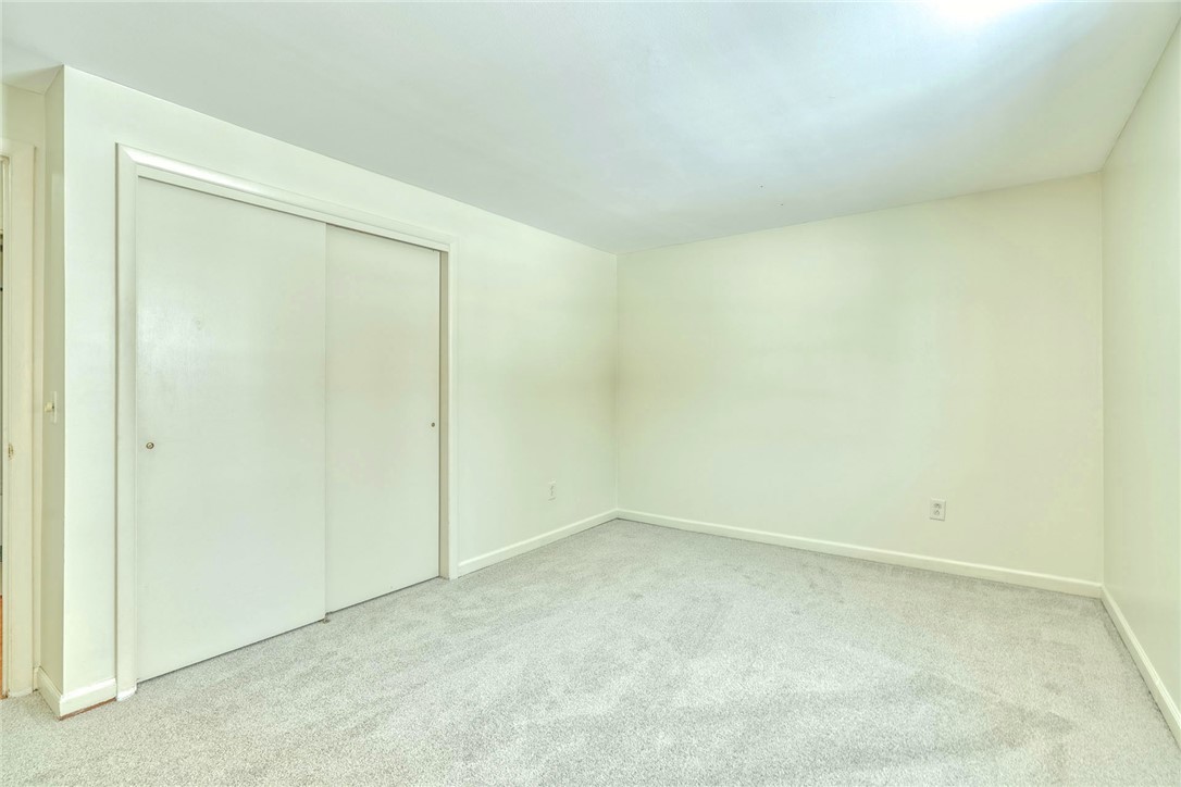 85 Windsor Road Greece, NY 14612 - Photo 20 of 32