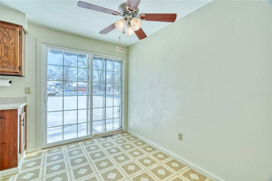 85 Windsor Road Greece, NY 14612 - Photo 9 of 32