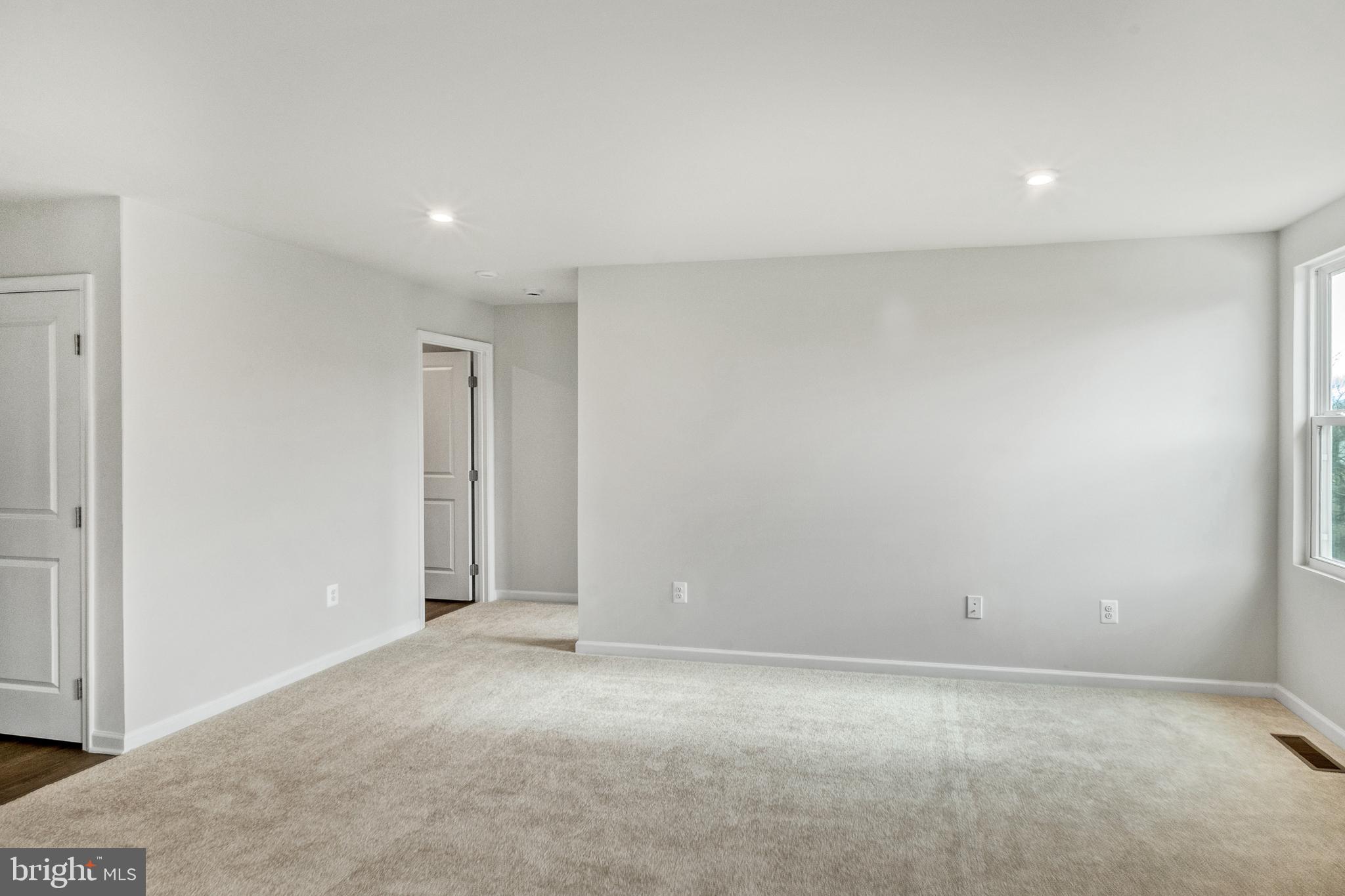 417 Circle Drive Winchester, VA 22601 - Photo 12 of 33 a view of an empty room