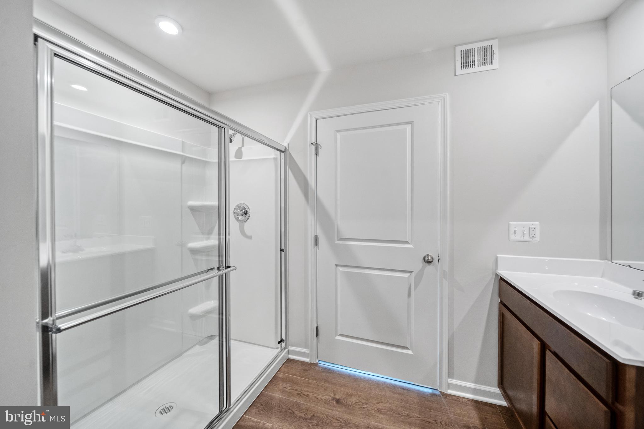 417 Circle Drive Winchester, VA 22601 - Photo 14 of 33 a bathroom with a shower and a sink