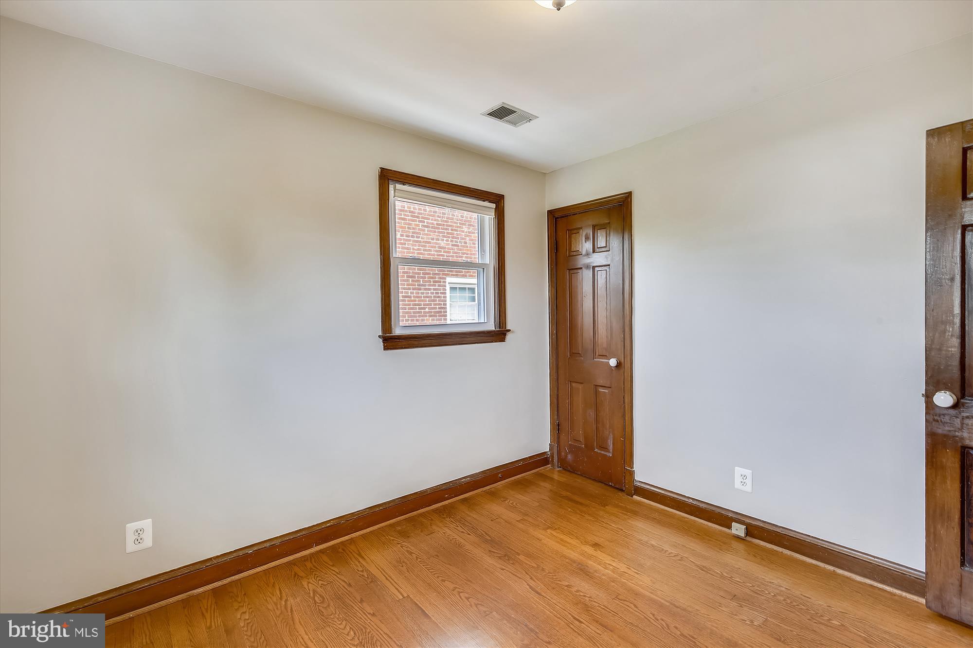 216 South Courthouse Road Arlington, VA 22204 - Photo 17 of 30