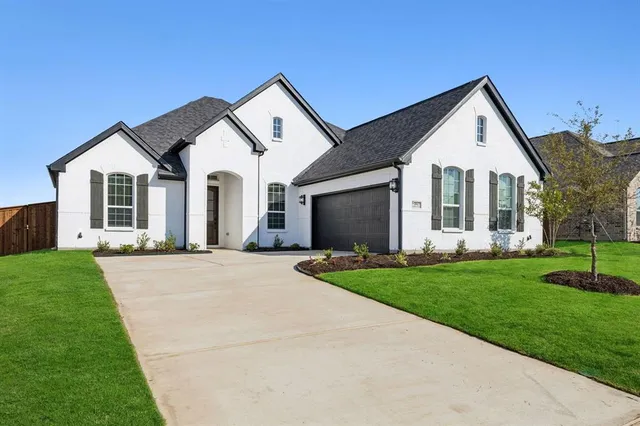 $649,900 | 208 Bristol Lane, Azle, TX 76020