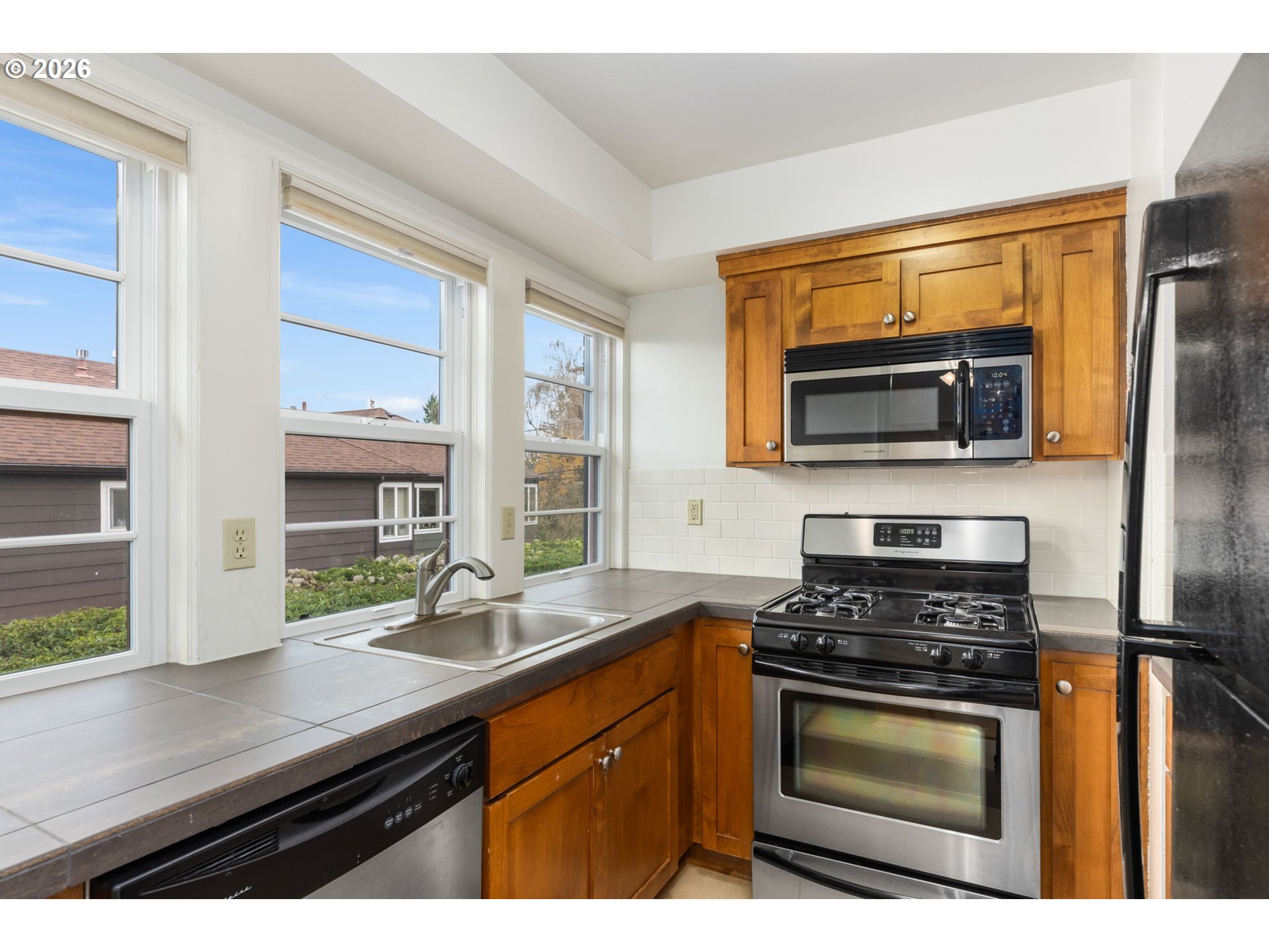 255 Northeast 61st Avenue, Unit 12 Portland, OR 97213 - Photo 12 of 25