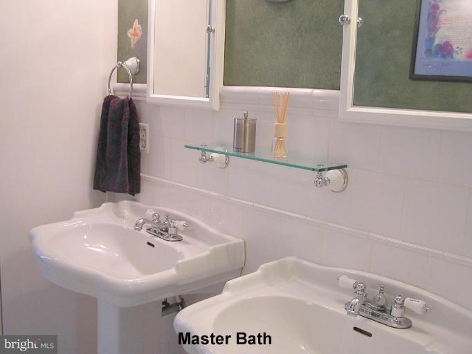 6812 Hathaway Street Springfield, VA 22152 - Photo 14 of 26 Master Bath