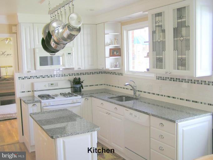 6812 Hathaway Street Springfield, VA 22152 - Photo 5 of 26 Kitchen