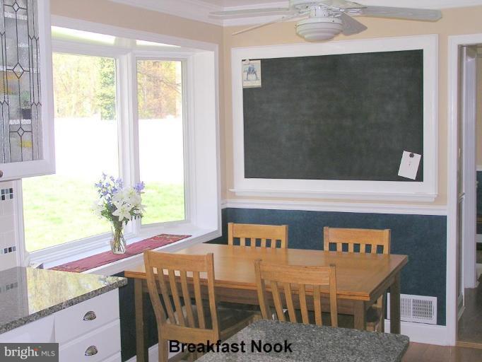 6812 Hathaway Street Springfield, VA 22152 - Photo 7 of 26 Breakfast Area