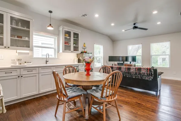 $2,300 | 3821 Linden Avenue, Fort Worth, TX 76107