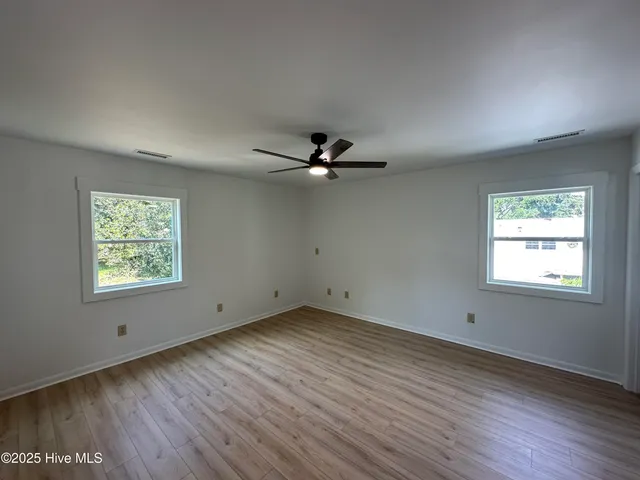 $3,200 | 106 Broadview Lane, Hampstead, NC 28443