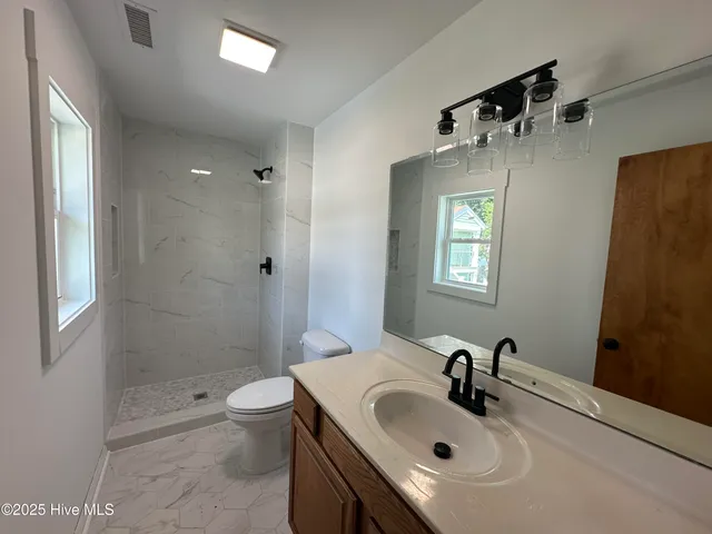 $3,200 | 106 Broadview Lane, Hampstead, NC 28443