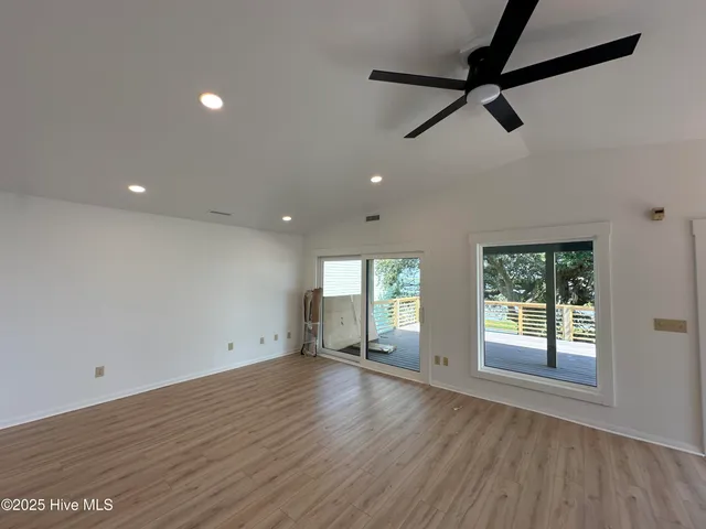 $3,200 | 106 Broadview Lane, Hampstead, NC 28443