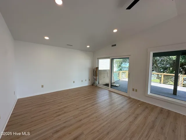 $3,200 | 106 Broadview Lane, Hampstead, NC 28443