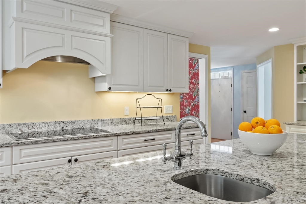17 Townsend Road Lynnfield, MA 01940 - Photo 17 of 42 Gallery Image 17