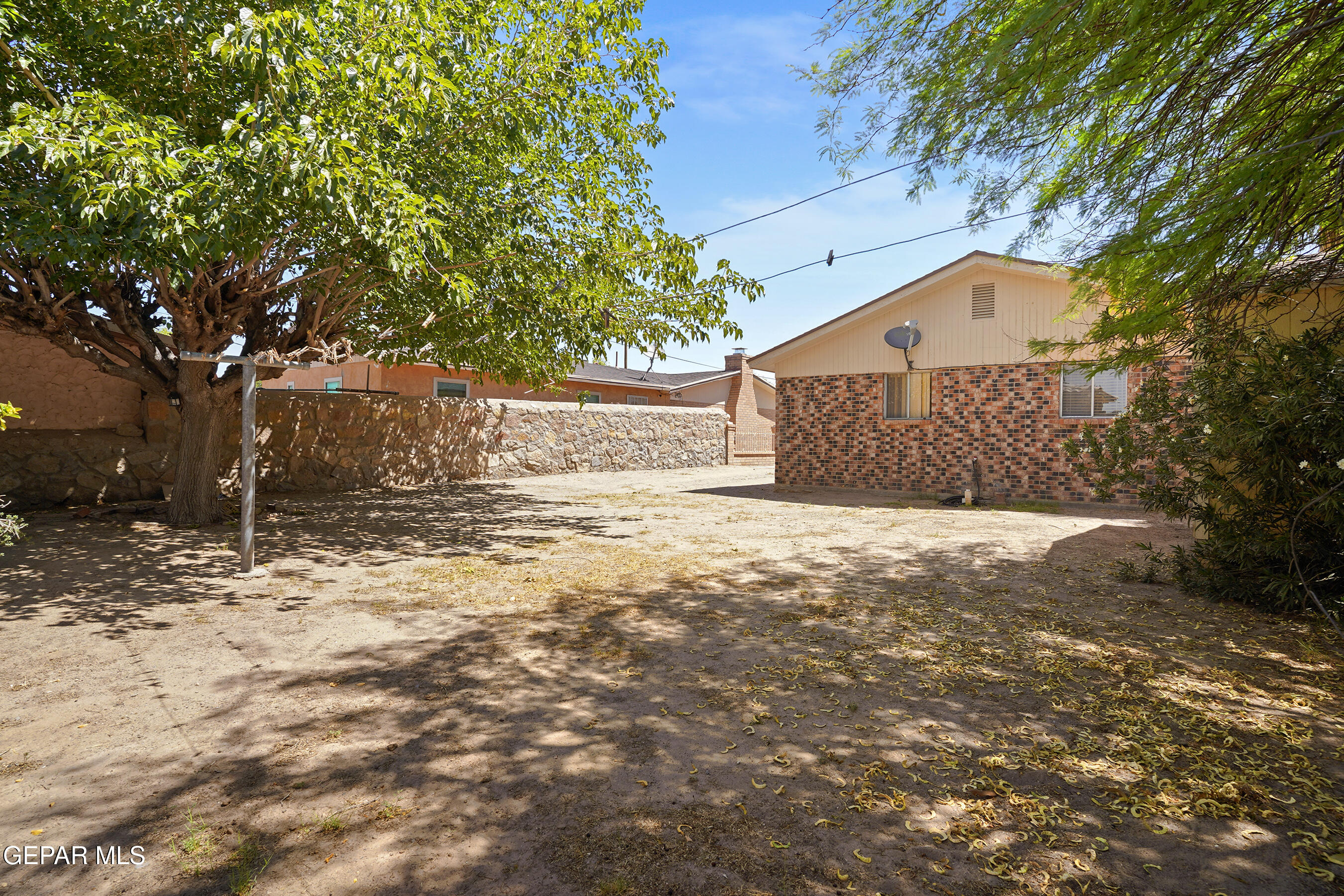 404 Northeast H Avenue Fabens, TX 79838 - Photo 8 of 30 DSC05618