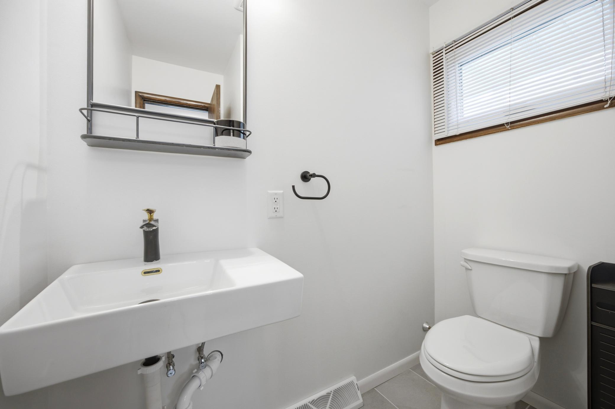 1818 16th Street South Fargo, ND 58103 - Photo 17 of 26