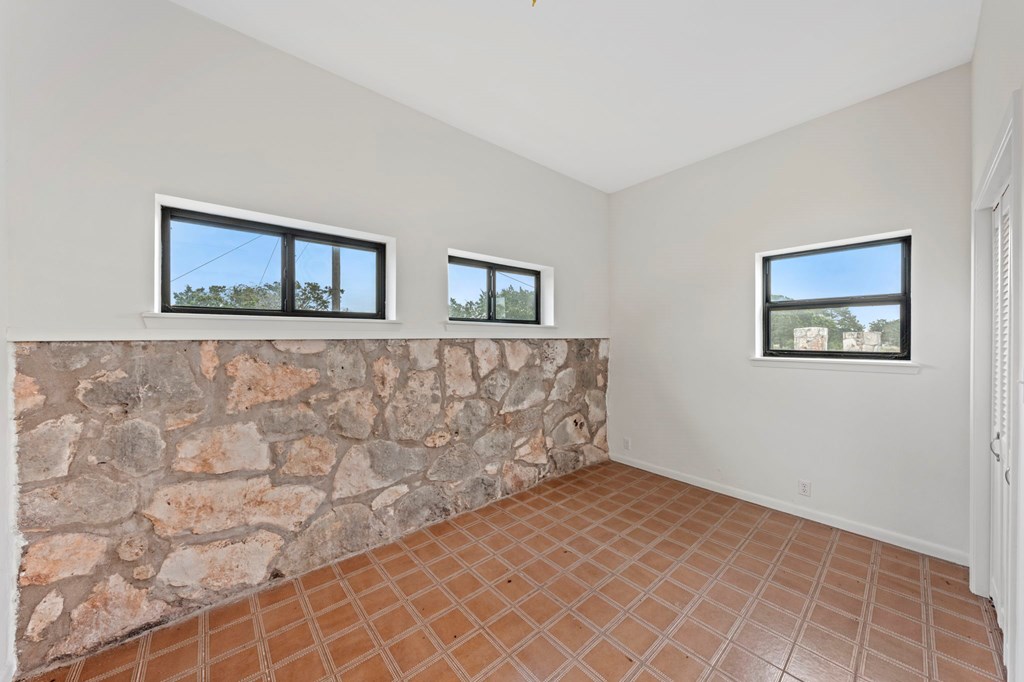 2000 Calcote Road Kerrville, TX 78028 - Photo 47 of 85 Gallery Image 47