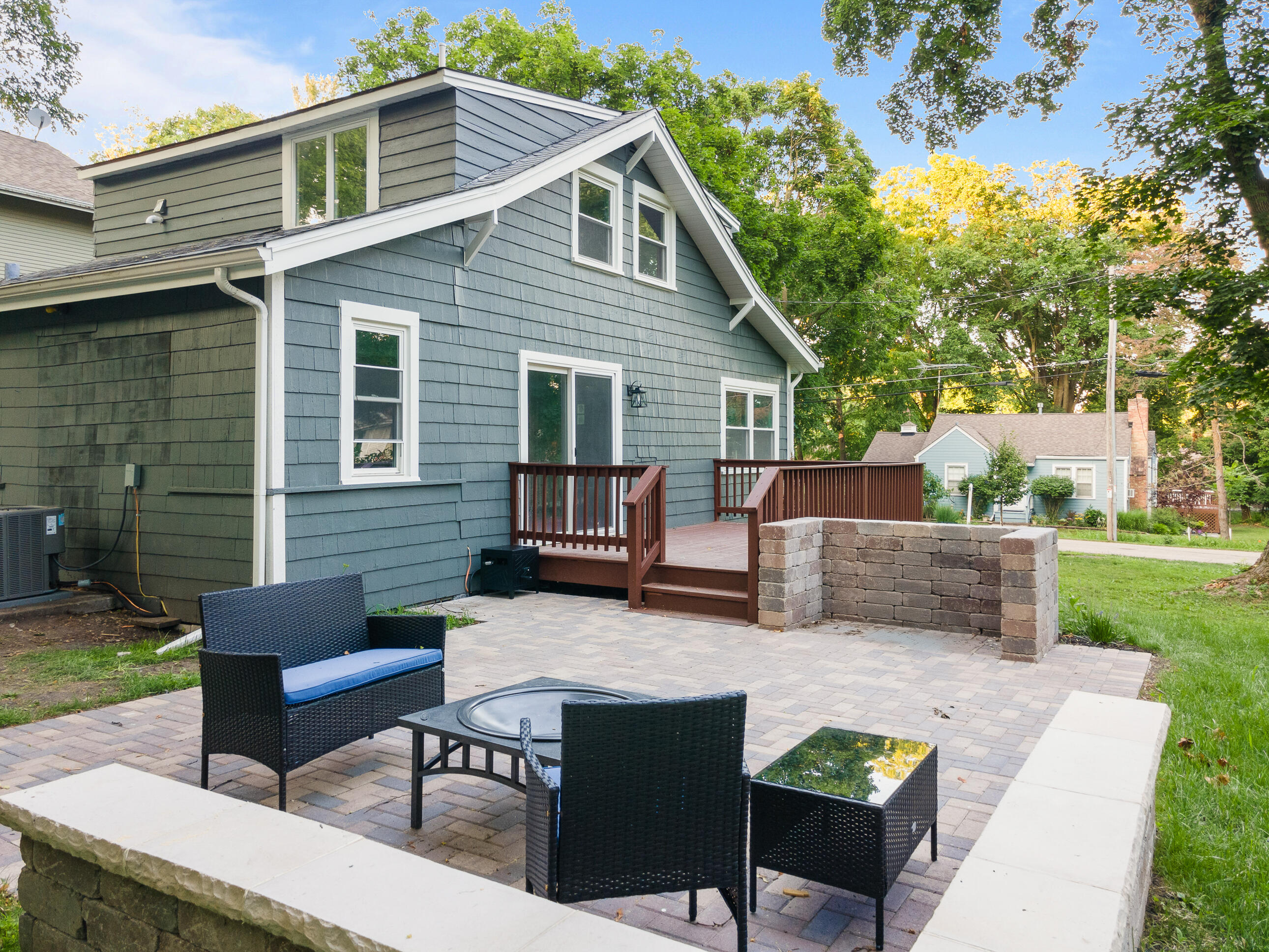 138 Vernon Street Williams Bay, WI 53191 - Photo 6 of 34 138 Vernon St-8 (1)