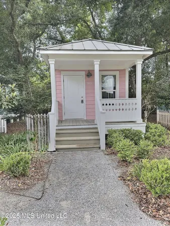 $975 | 2151 Government Street, Unit 703, Ocean Springs, MS 39564