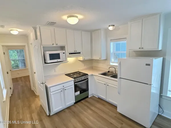 $975 | 2151 Government Street, Unit 703, Ocean Springs, MS 39564