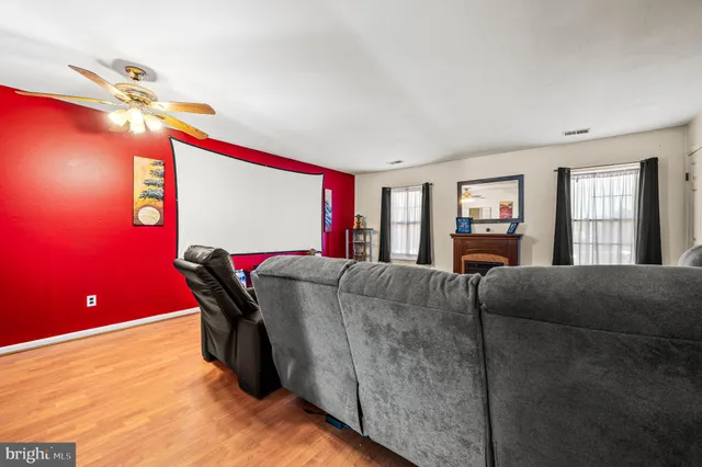 $250,000 | 912 B Stockton Court, Lansdale, PA 19446