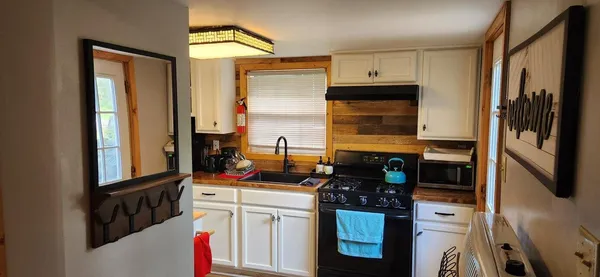 $499,900 | 5219 Highway 115, Blakeslee, PA 18610