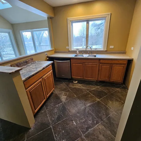 $599,900 | 181 Old Sutton Road, Barrington, IL 60010