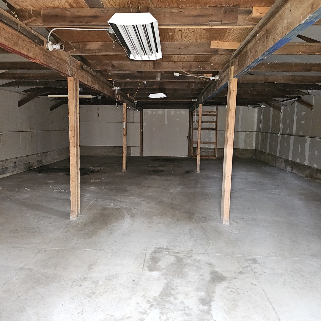 181 Old Sutton Road Barrington, IL 60010 - Photo 20 of 21 a view of an empty room with a window