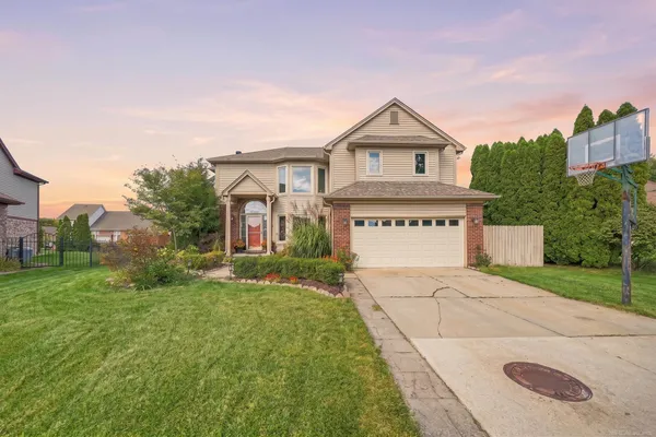 $459,900 | 15791 Retreat Drive, Macomb, MI 48042