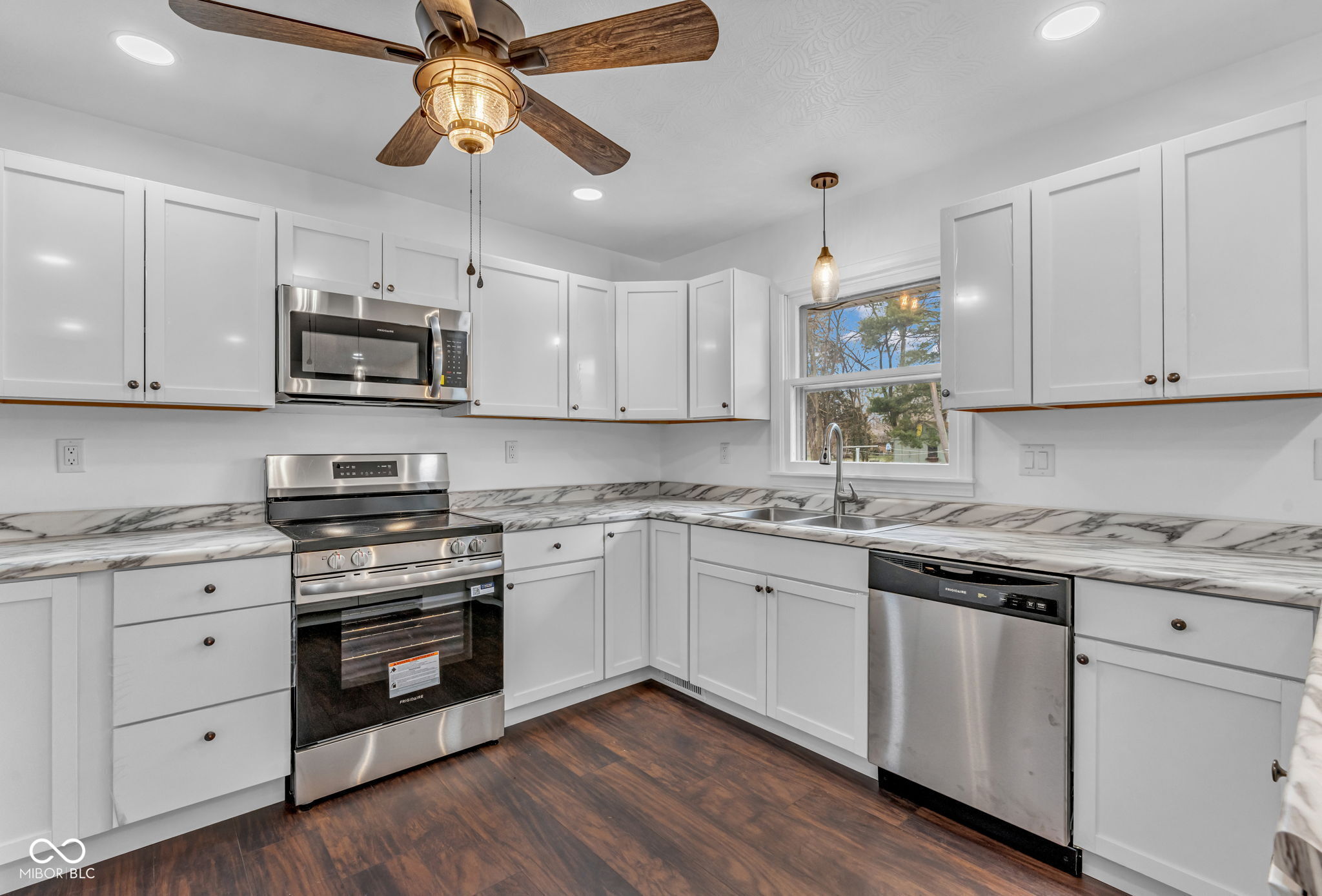 3448 Rost Drive Columbus, IN 47203 - Photo 8 of 49