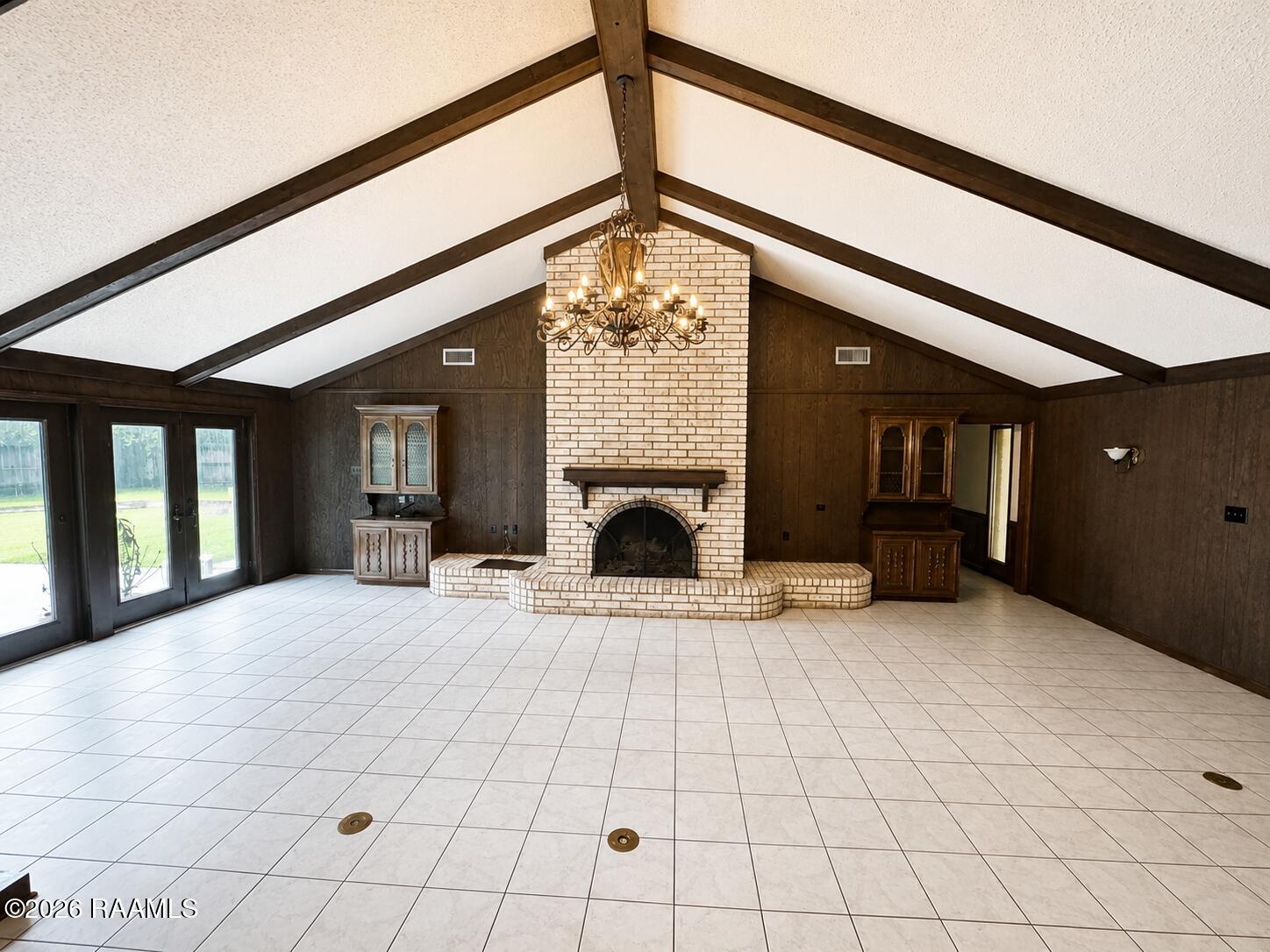 806 Rue Royale New Iberia, LA 70563 - Photo 3 of 20