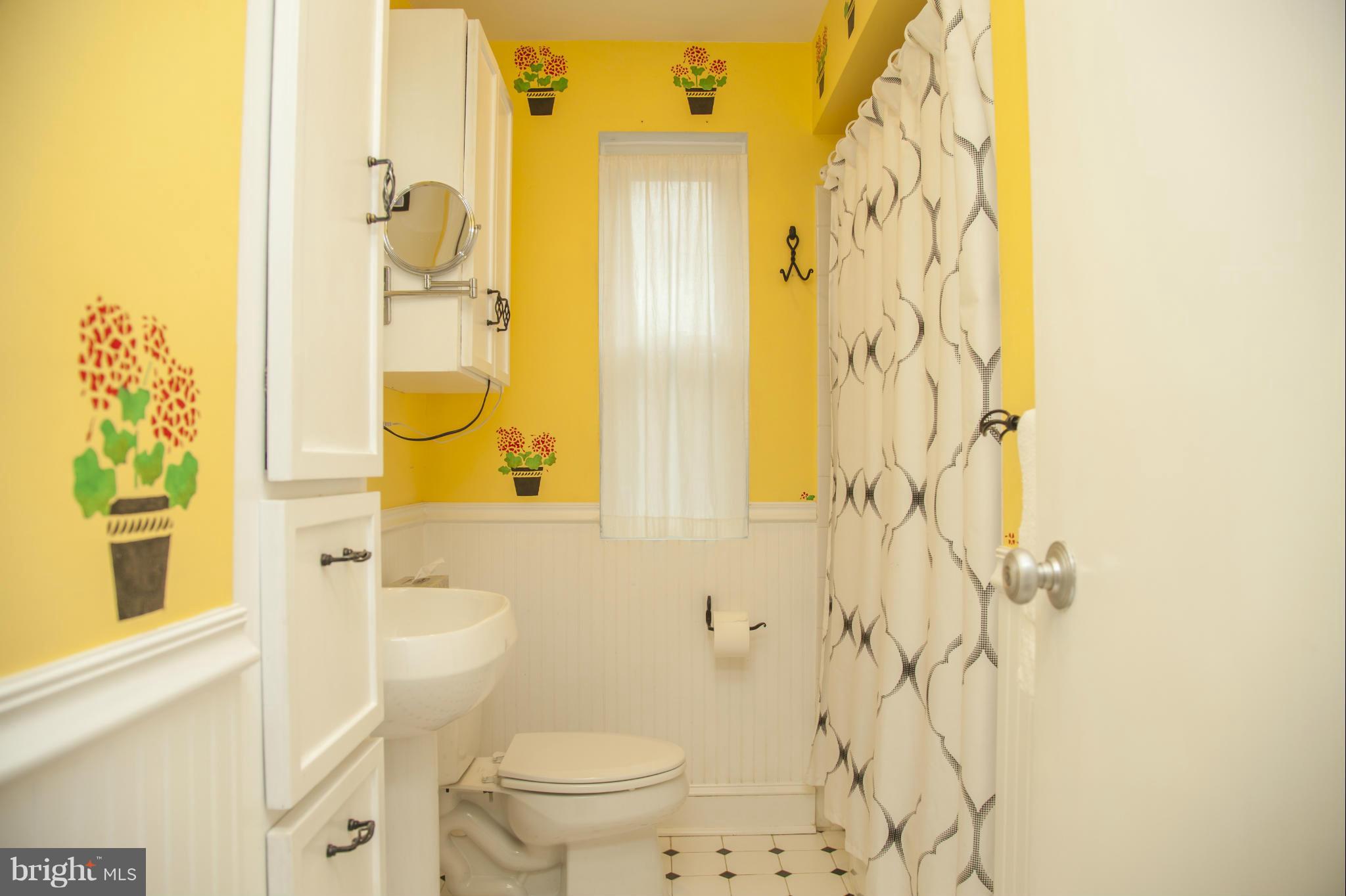 1506 Sanford Road Silver Spring, MD 20902 - Photo 16 of 22 Bath