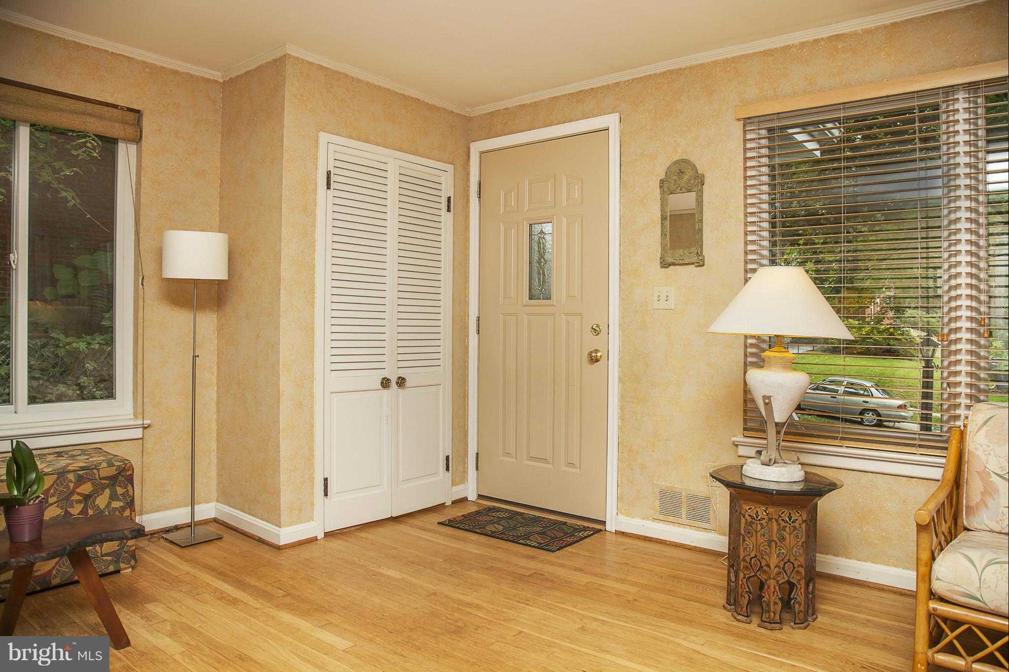 1506 Sanford Road Silver Spring, MD 20902 - Photo 4 of 22 Living Room