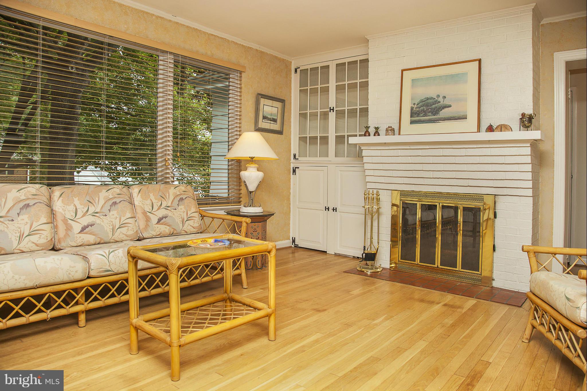 1506 Sanford Road Silver Spring, MD 20902 - Photo 6 of 22 Living Room