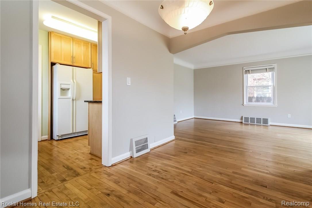 1792 Stanford Road Berkley, MI 48072 - Photo 8 of 29 008-Dining_Room-5236064-medium.jpg